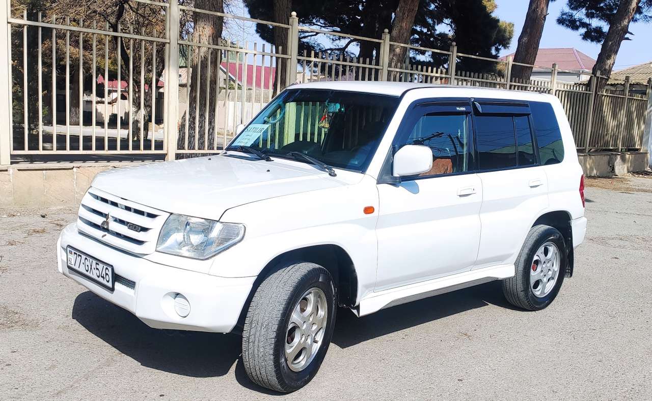 Mitsubishi Pajero io, 1999 il, 1.8 L, 300 000 km
