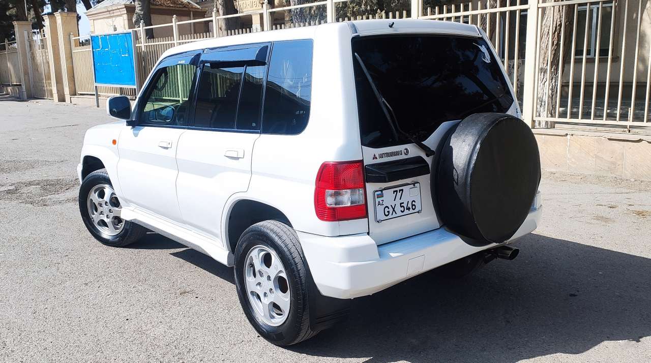 Mitsubishi Pajero io, 1999 il, 1.8 L, 300 000 km
