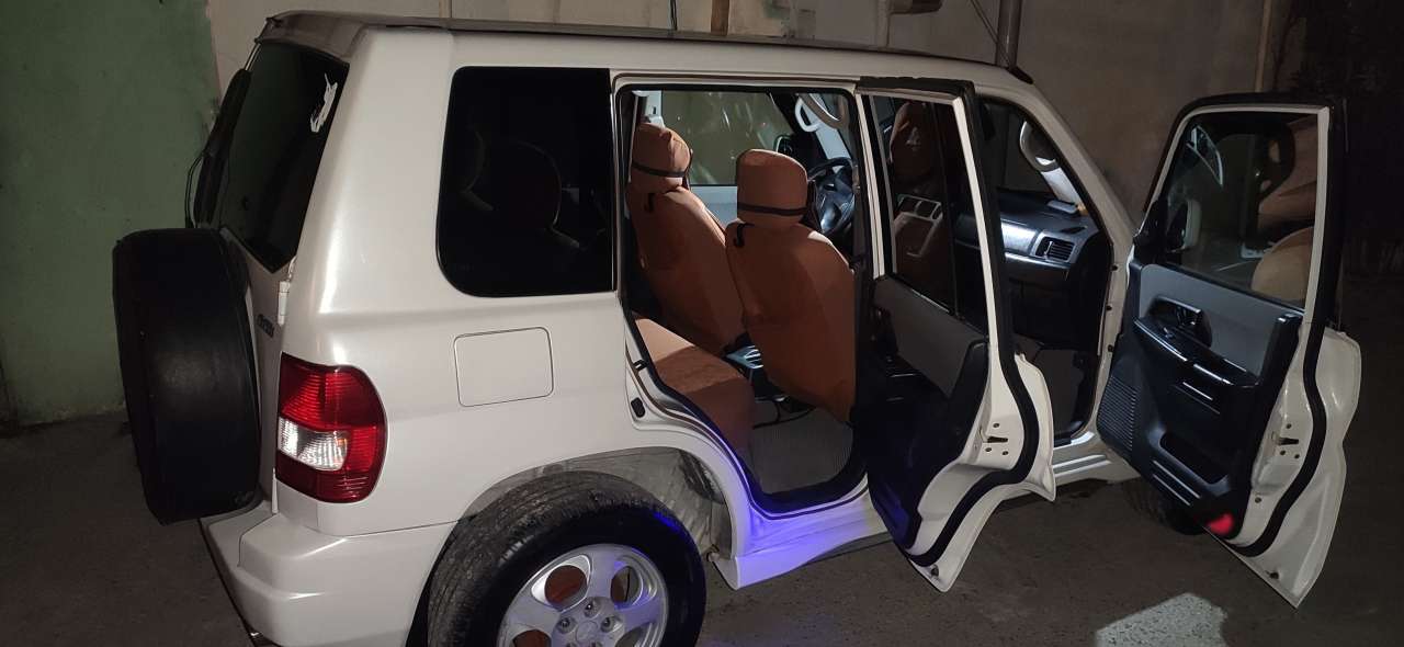 Mitsubishi Pajero io, 1999 il, 1.8 L, 300 000 km