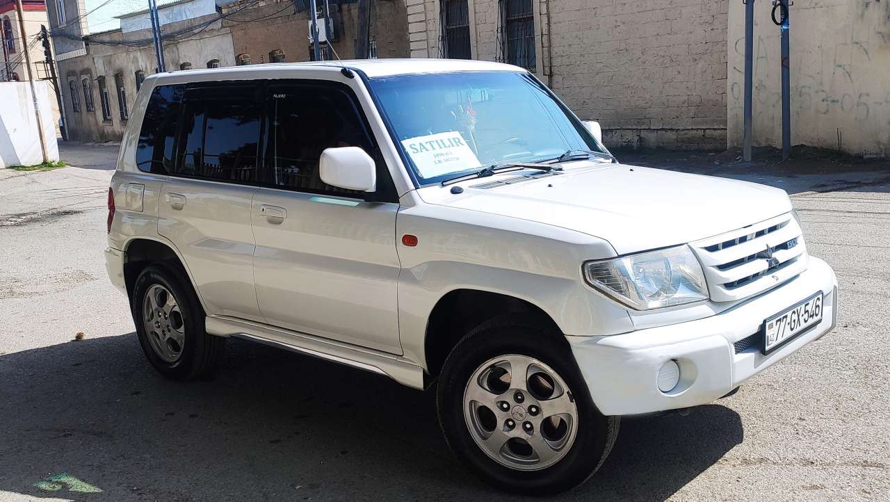 Mitsubishi Pajero io, 1999 il, 1.8 L, 300 000 km