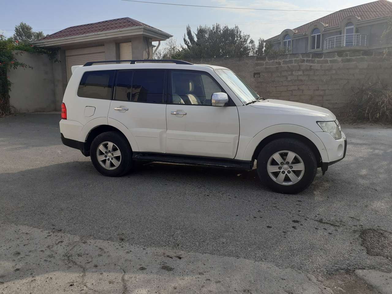 Mitsubishi Pajero, 2008 il, 3.0 L, 233 000 km