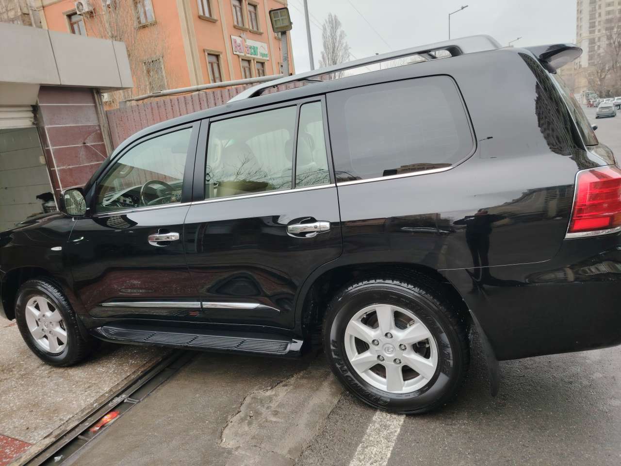 Lexus LX 570, 2008 il, 0.5 L, 182 000 km
