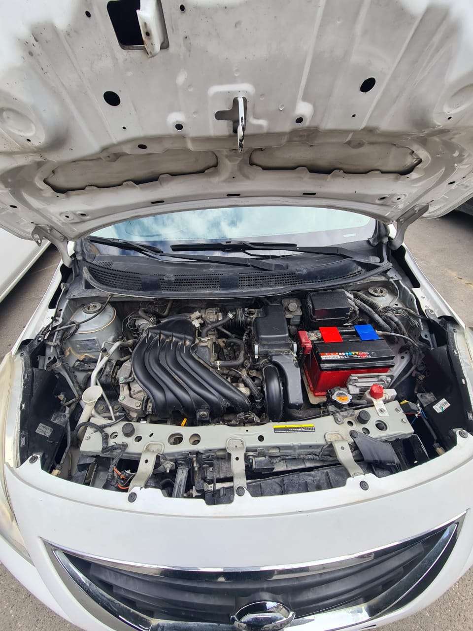 Nissan Sunny, 2013 il, 0.15 L, 469 000 km