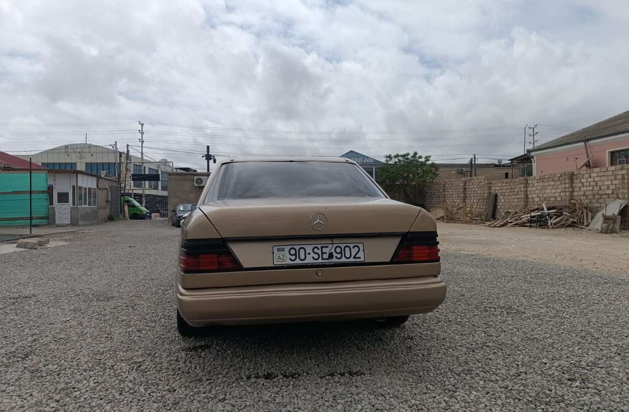 Mercedes E 230, 1987 il, 2.3 L, 400 000 km