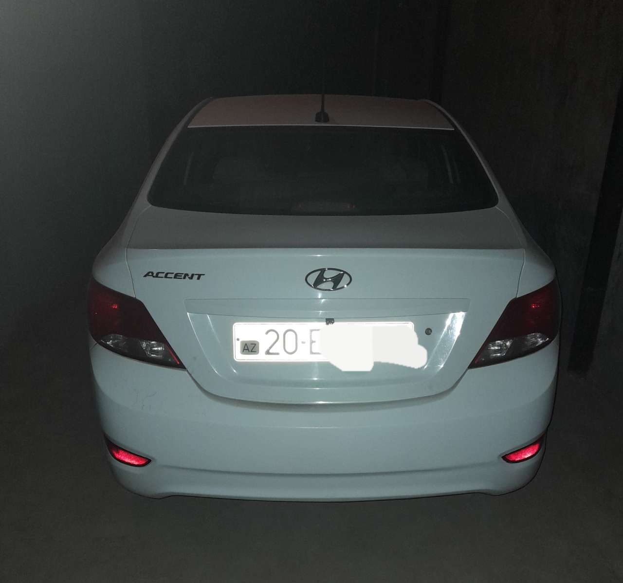 Hyundai Accent, 2015 il, 1.6 L, 203 000 km