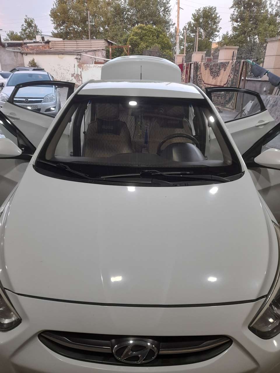 Hyundai Accent, 2015 il, 1.6 L, 203 000 km