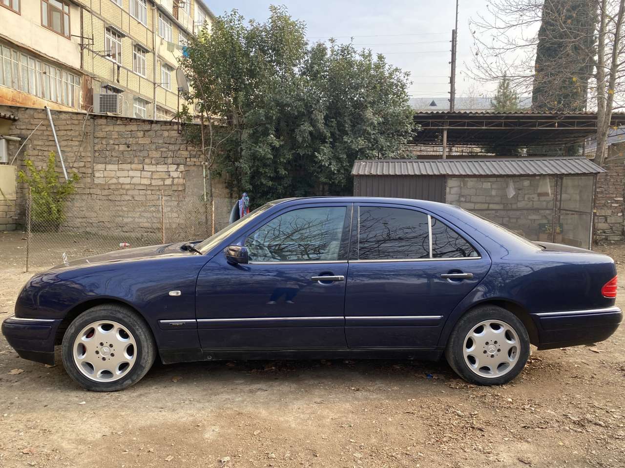 Mercedes E 280, 1996 il, 2.8 L, 200 000 km