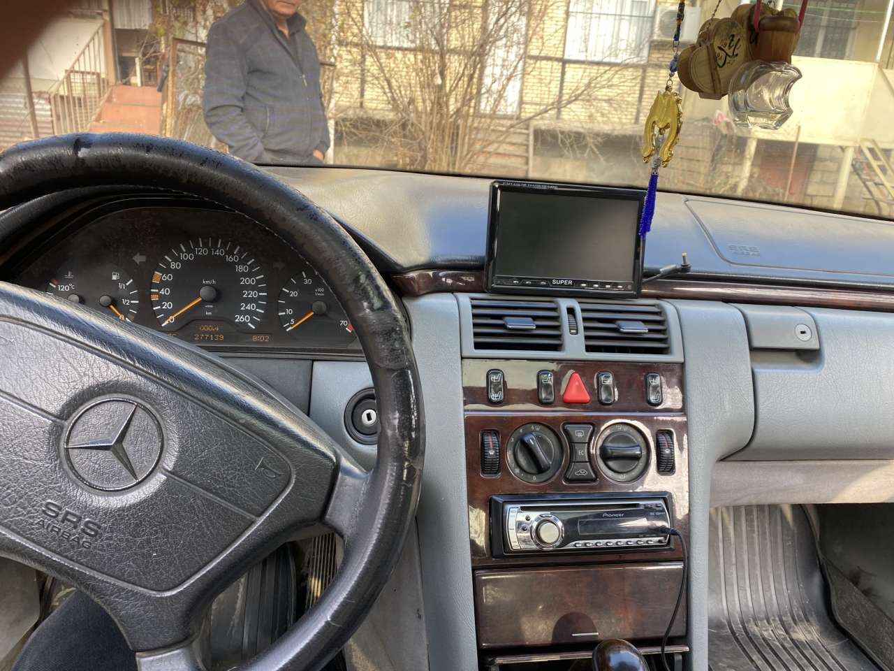 Mercedes E 280, 1996 il, 2.8 L, 200 000 km