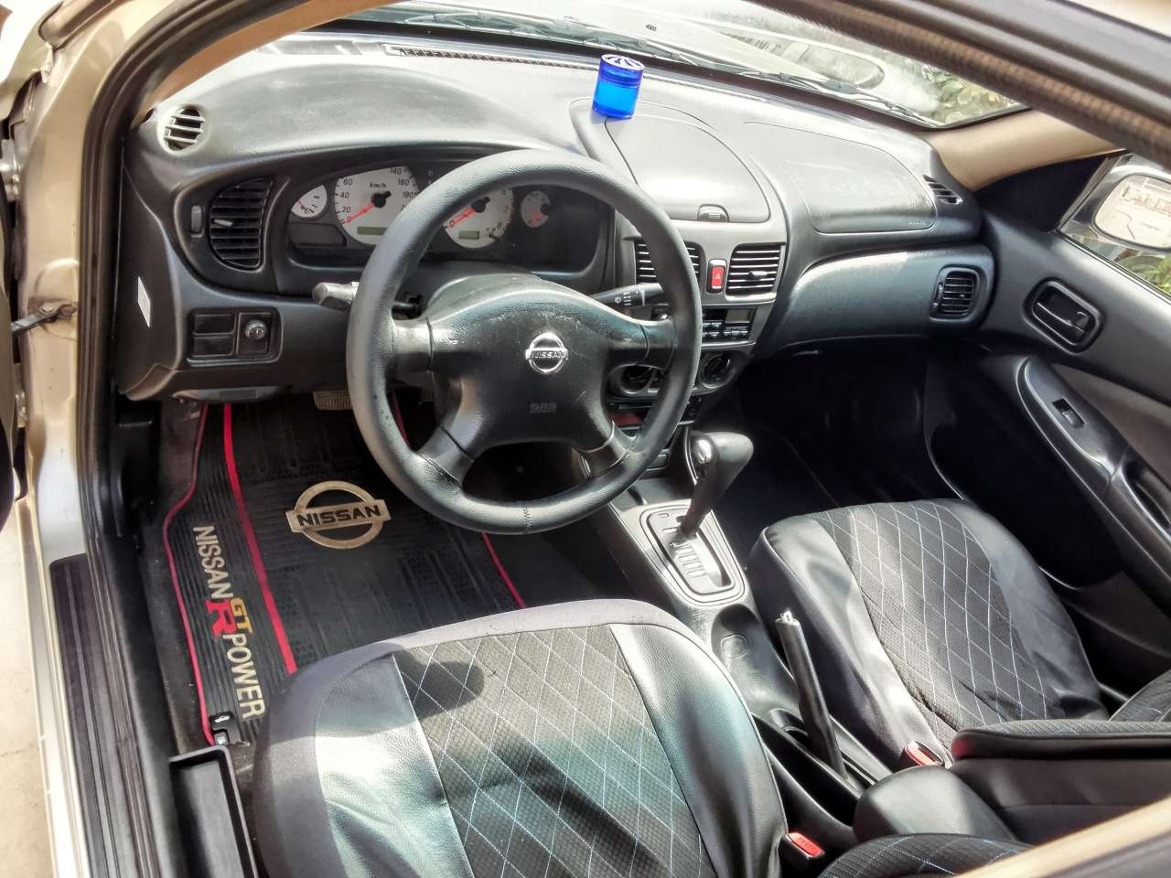 Nissan Sunny, 2008 il, 1.6 L, 185 000 km