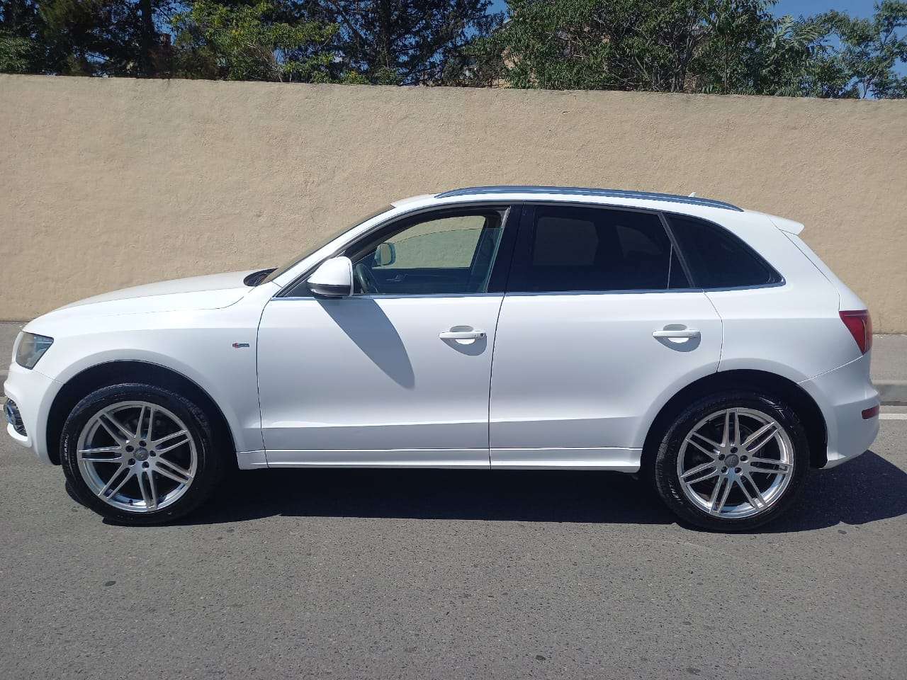 Audi Q5, 2011 il, 2.0 L, 230 000 km