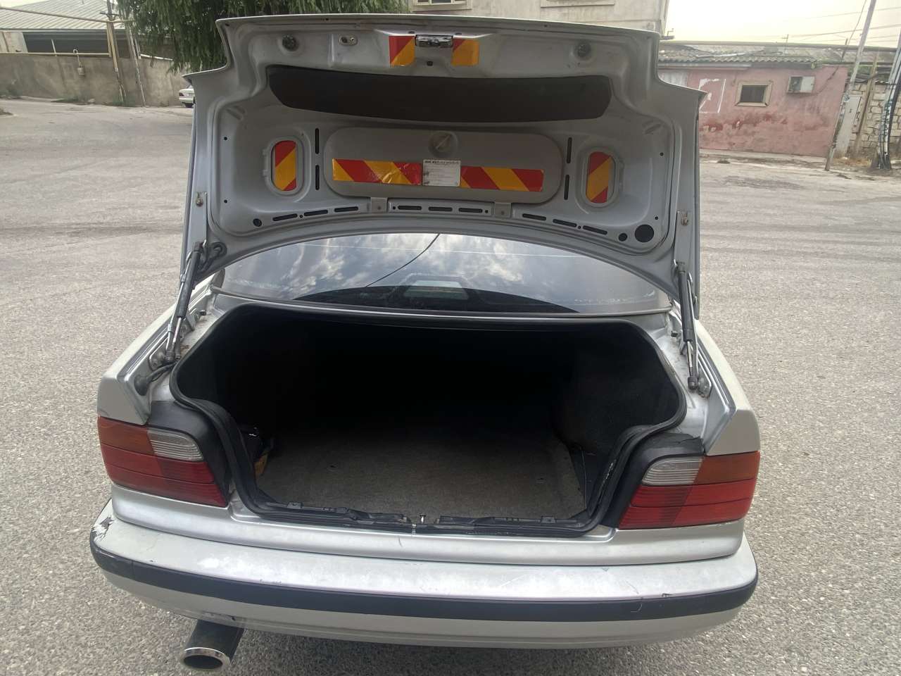 BMW 318, 1997 il, 1.8 L, 346 000 km